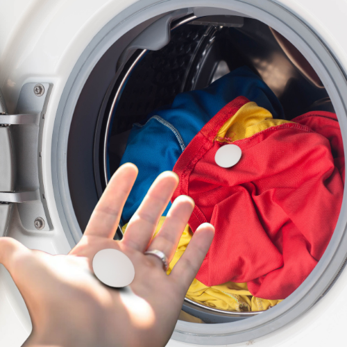 plastic free, eco-friendly laundry detergent tablets. Made in Canada